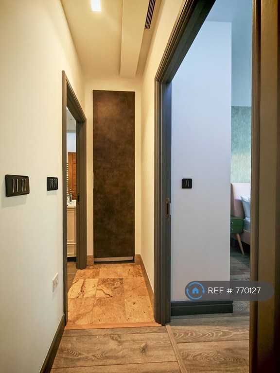 1 bedroom flat in Kilburn High Road, London, NW6 (1 bed) (#770127)