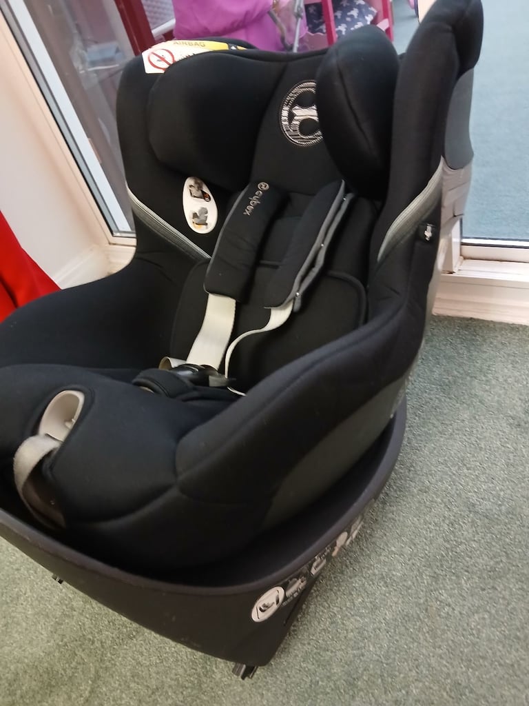 Cybex Car Seat with ISO Fix base