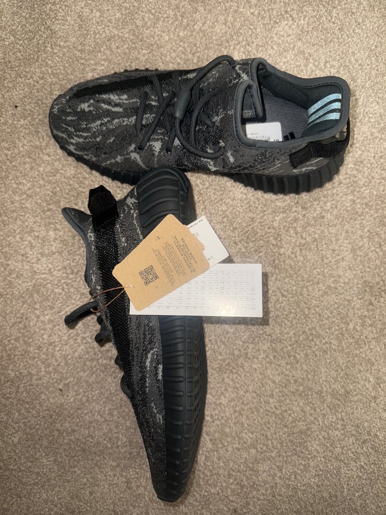 Yeezy 350 V2 Boost Dark Salt