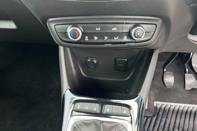 2021 Vauxhall Crossland 1.2i (83 PS) SE 5 Door Petrol SUV *** 1 Private Owner from New *** SUV Pe...