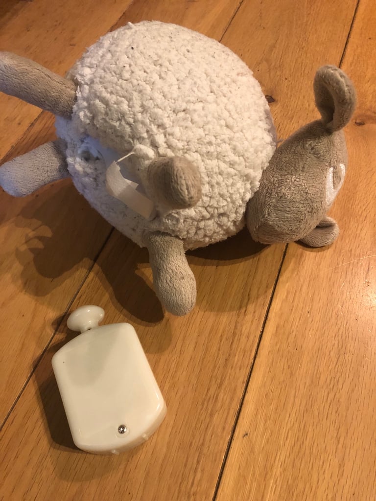 Ewan  Deluxe baby shushing sleep sheep