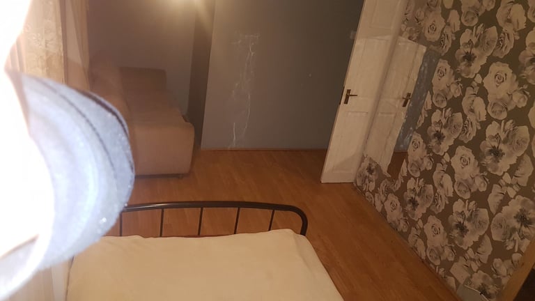 Warm DOUBLE ROOM to RENT quite neighborhood