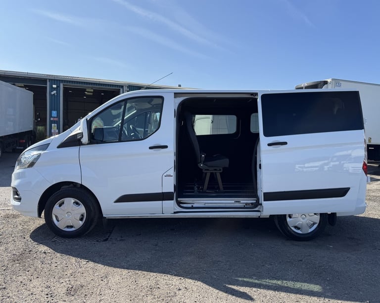 2023 Ford Transit Custom 2.0 EcoBlue 130ps Low Roof Trend 9 Seat MPV MPV Diesel Manual