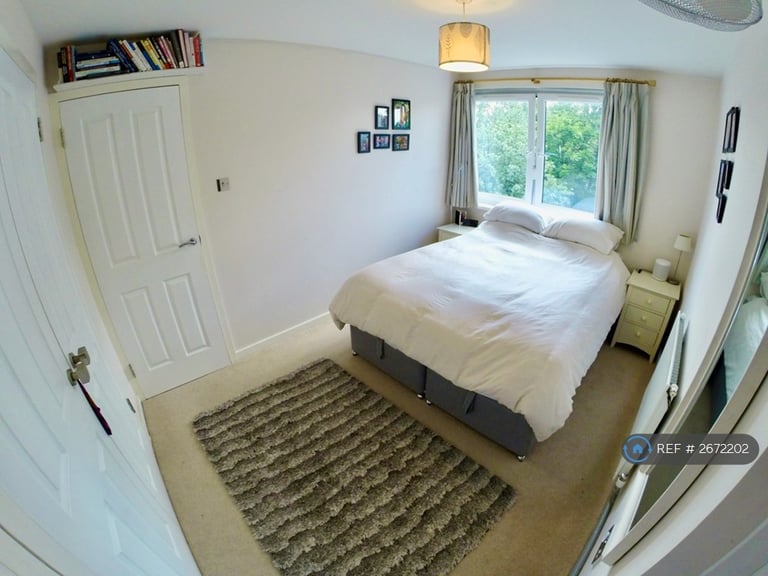 3 bedroom flat in Ericcson Close, Wandsworth, SW18 (3 bed) (#2672202)