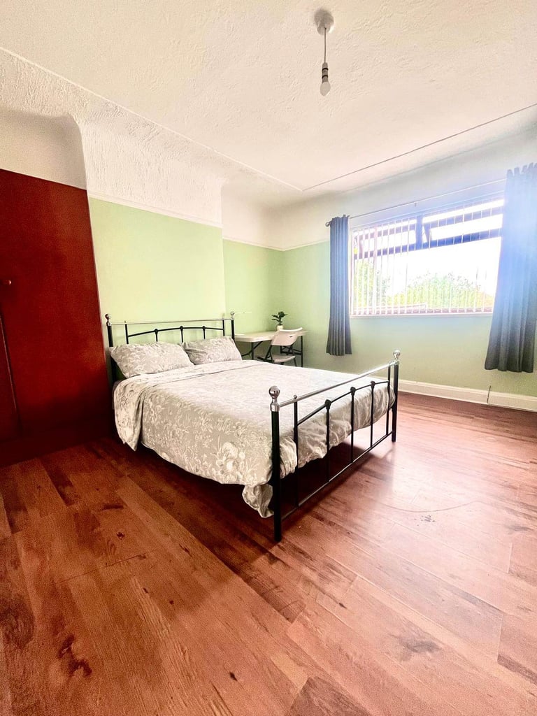 Five Single-Room Flats (Three Available), CH62 – High Demand, Ideal for Students & Professionals