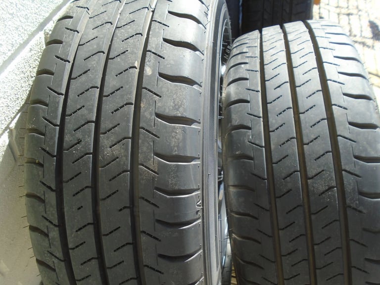 4 X DEVONPORT VOLKSWAGEN TRANSPORTER WHEELS & TYRES 215/235 60 17inch ALL TYRES VIRTUALLY NEW.