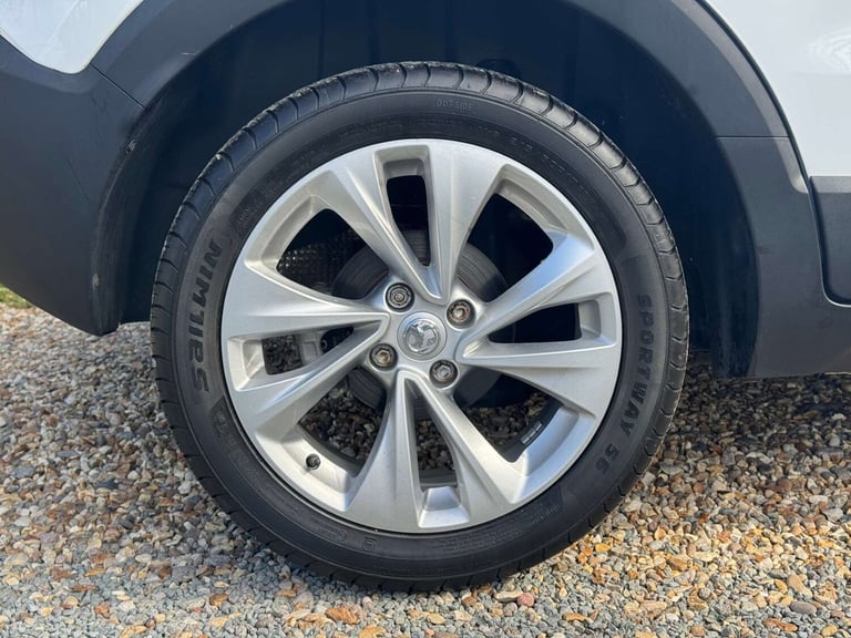 2019 Vauxhall Crossland X 1.2T ecoTec [110] SE 5dr [6 Speed] [S/S] HATCHBACK PETROL Manual