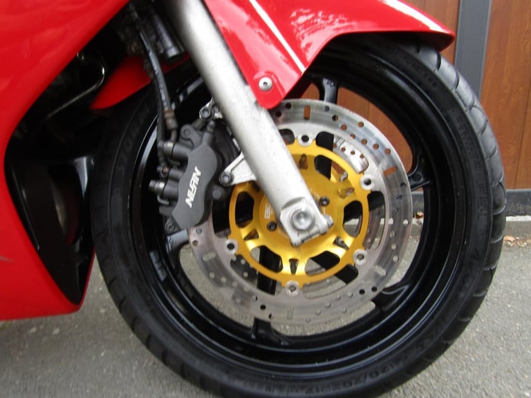 HONDA VFR 800 * LOW MILEAGE 12,000 * WITH BOX * AMAZING CONDITION *YEARS MOT *
