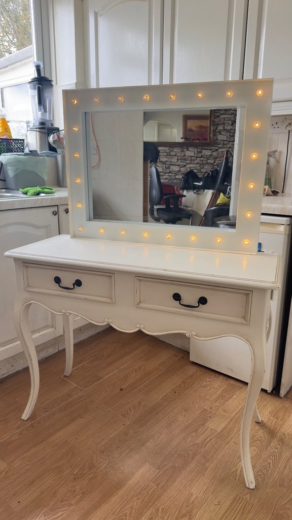 French dressing table 