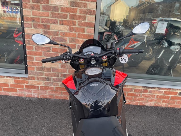 Aprilia Tuono rr 1100