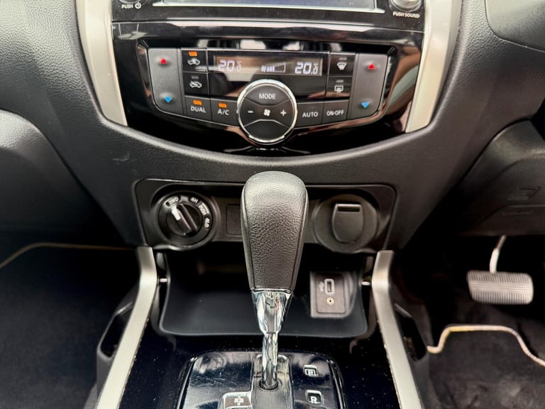 2020 Nissan Navara 2.3 dCi N-Guard Auto 4WD Euro 6 4dr PICK UP Diesel Automatic