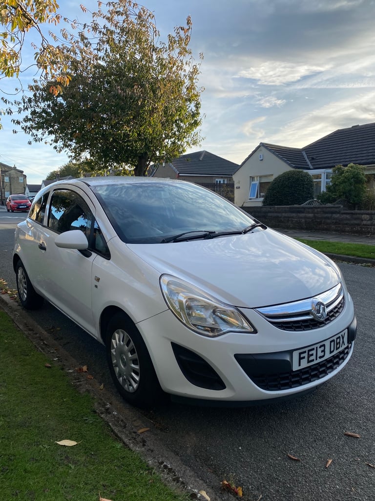 image for Vauxhall, CORSA, Hatchback, 2013, Manual, 998 (cc), 3 doors