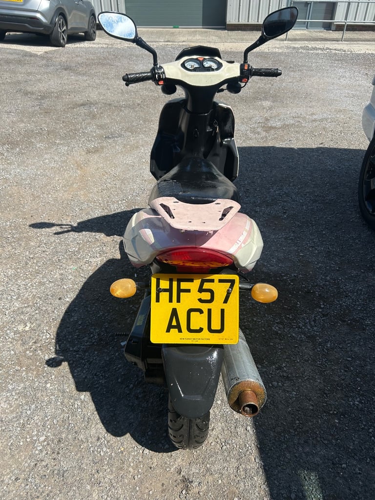 Znen, 50 cc moped 2007 10mths mot learner legal scooter
