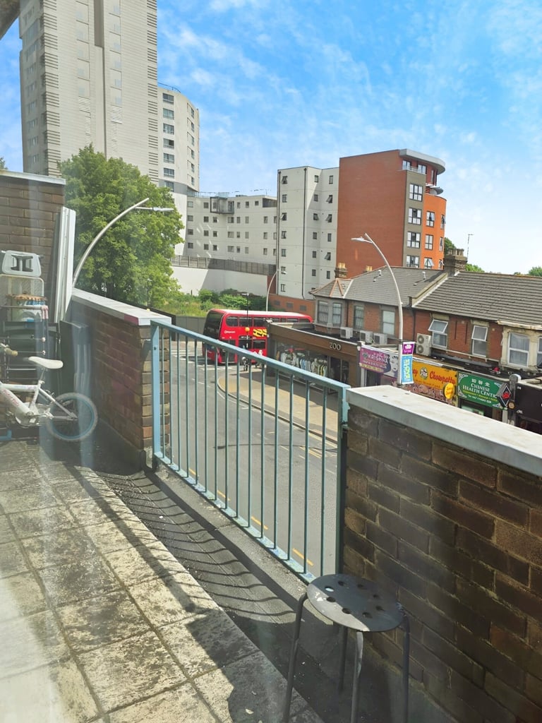 image for 1 bedroom flat in One-Bedroom Flat, IG1