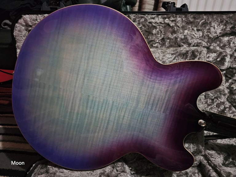 Epiphone ES-335 Semi-Hollow in Blueberry burst