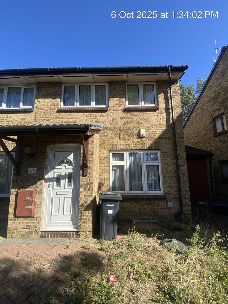3 bed house at 43 Fiennes Close, Dagenham, RM8 1XF