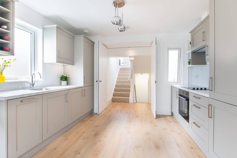 2 Bedroom Flat to Rent in Harlesdean area, NW10 4HP, DSS welcome (over 35 years)