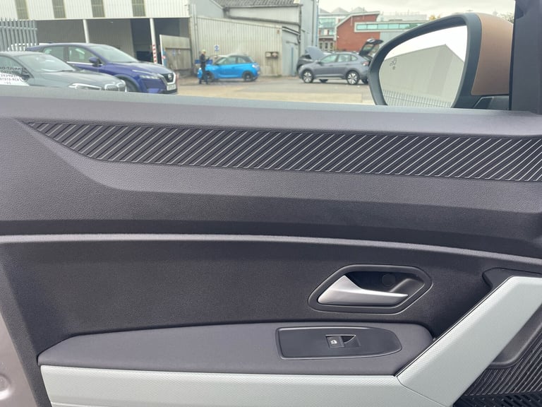 2025 Dacia Duster 1.6 Hybrid Extreme Automatic SUV/Crossover Hybrid Automatic