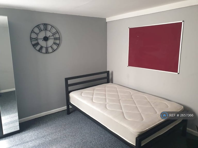 10 bedroom house in Erleigh Road, Reading, RG1 (10 bed) (#2657366)