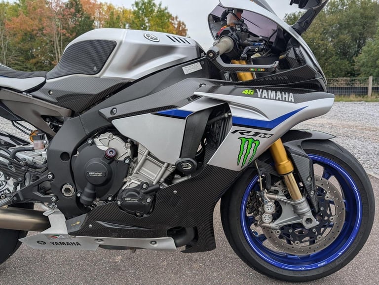 2016 YAMAHA YZF-R1M
