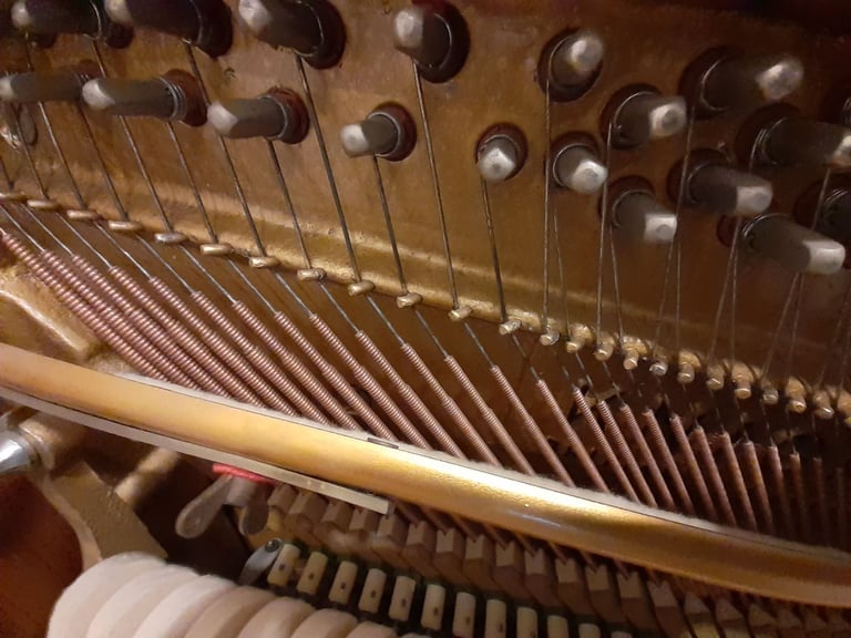 Knight K10 c1977 upright piano satin Oak wood *free 1st tuning* *top condition*