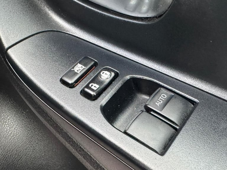 2015 65 TOYOTA YARIS 1.4 D-4D ICON HATCHBACK 5DR DIESEL MANUAL EURO 6 (90 PS) DI