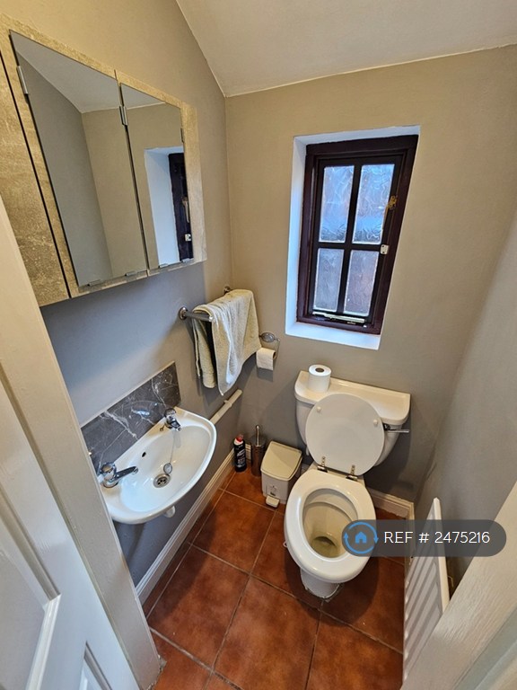 2 bedroom house in Saturn Road, Stoke-On-Trent, ST6 (2 bed) (#2475216)