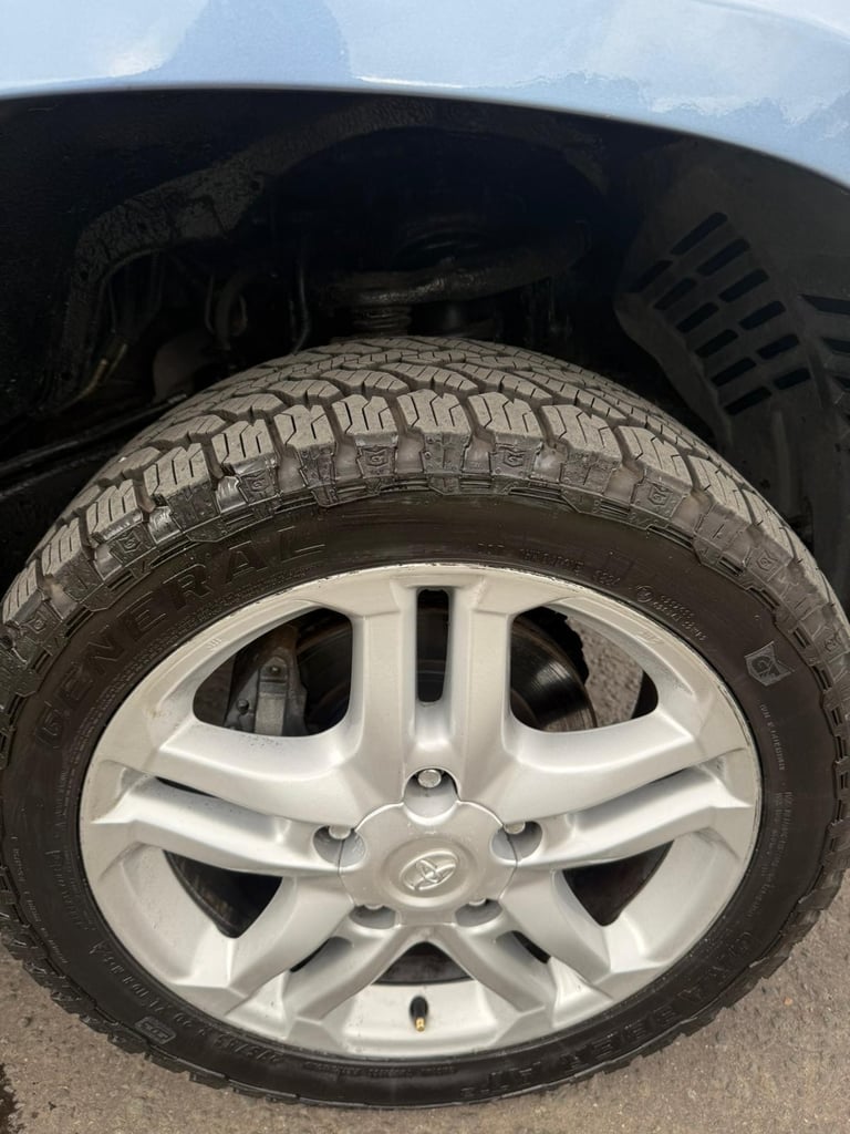 Toyota Land Cruiser v8