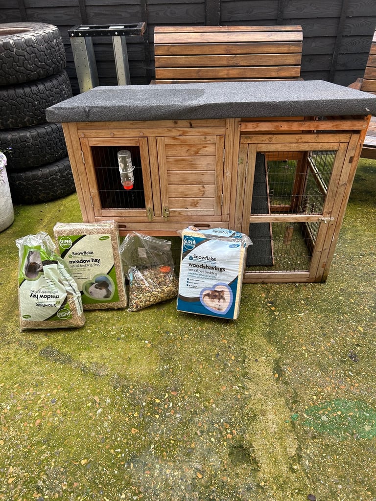 RABBIT HUTCH & ACCESSORIES