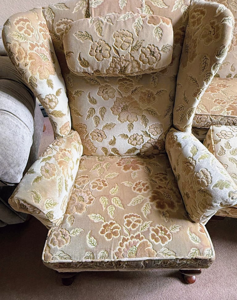 Parker Knowll sofa, chairs and footstall