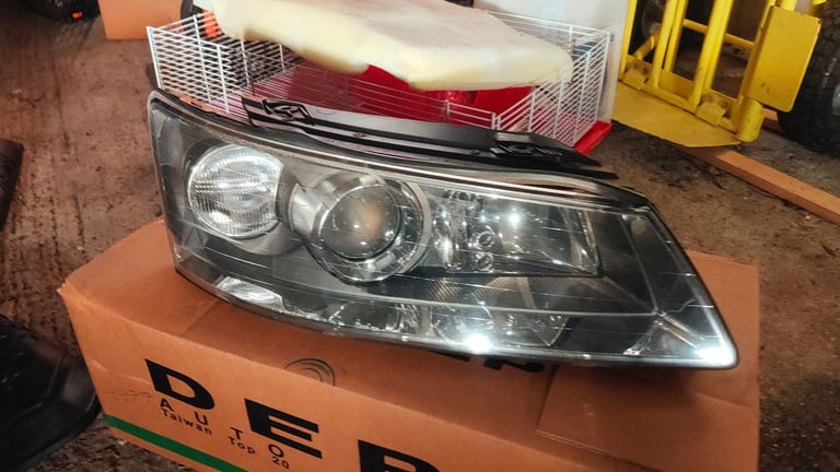 Hyundai Sonata headlamps 