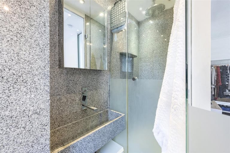 One Bedroom flat in Marylebone High Street Available now!!