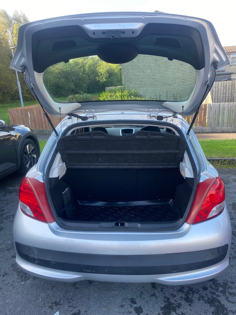 Peugeot, 207, Hatchback, 2010, Manual, 1398 (cc), 5 doors