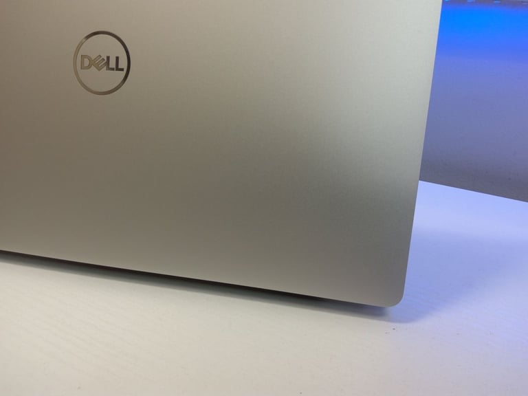 **DELL XPS 13 9380 - INTEL I7 8565U - 1TB SSD 16GB RAM - WINDOWS 11 - NEW BATTERY**