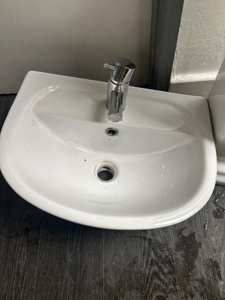 Bathroom sink 