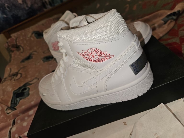 Size 6 Nike Air Jordans 