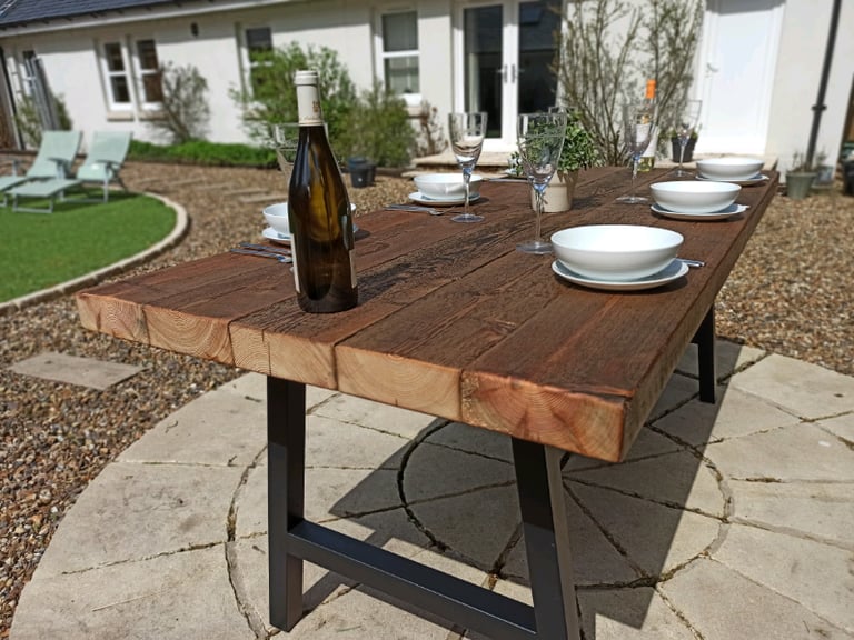 Outdoor / Picnic Table 