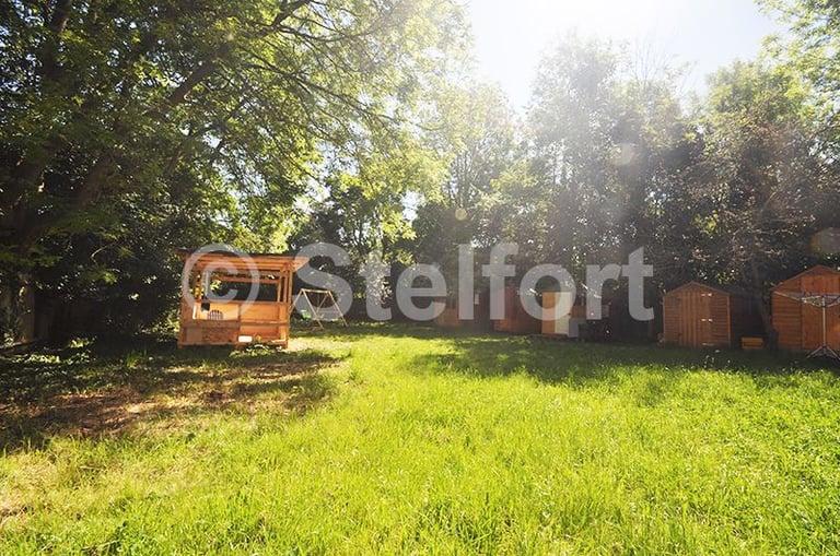 Studio flat in Colney Hatch Lane, London, N10
