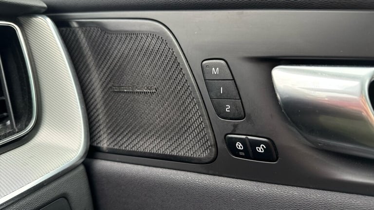 2023 Volvo XC60 Recharge Plus, T6 AWD plug-in hybrid, Electric/Petrol, Dark Estate Petrol Paralle...