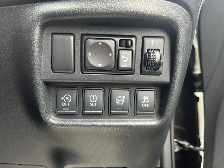 2015 Nissan Juke 1.2 DIG-T Tekna Euro 5 (s/s) 5dr Euro 5 HATCHBACK Petrol Manual