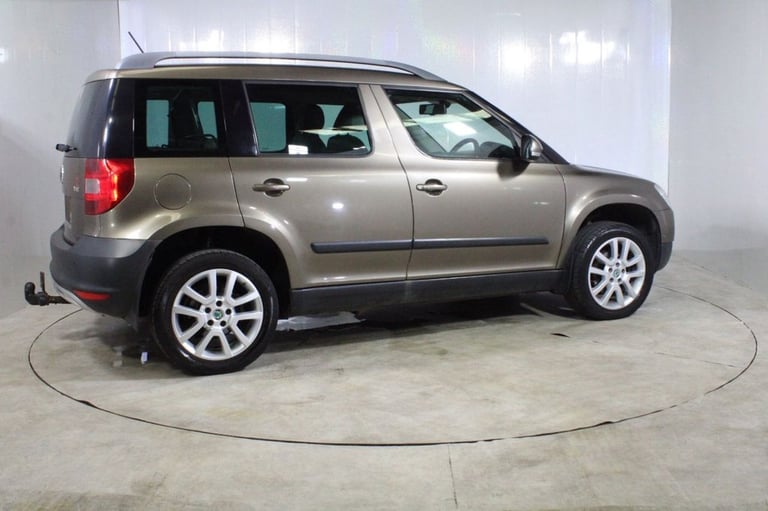 2012 61 SKODA YETI 2.0 TDI ELEGANCE SUV 5DR DIESEL DSG 4WD EURO 5 (140 PS) DIESE