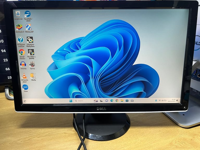  24 inch Dell HD widescreen monitor Hdmi,DVi,Vga ports 