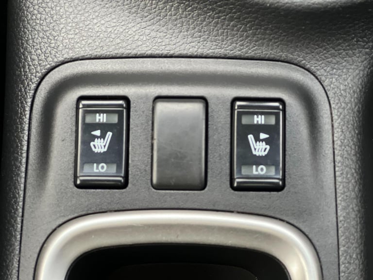 2017 Nissan Navara Double Cab Pick Up Tekna 2.3dCi 190 4WD PICK UP DIESEL Manual