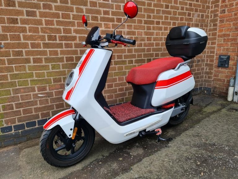 NIU N1S Electric Scooter 'Extra battery-178 miles' (NOT NQi GTS MQI NGT CUX MGB)