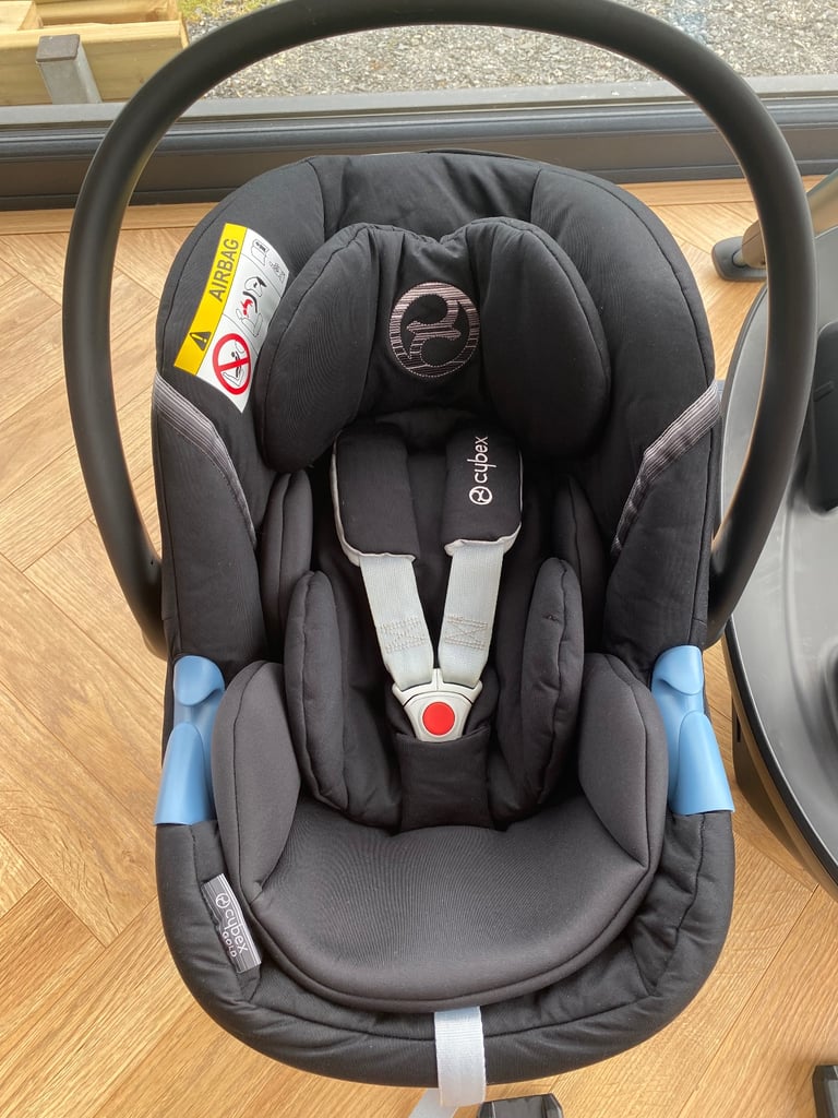 Mamas & Papps Mulberry Ocarro pram and carry tot bundle