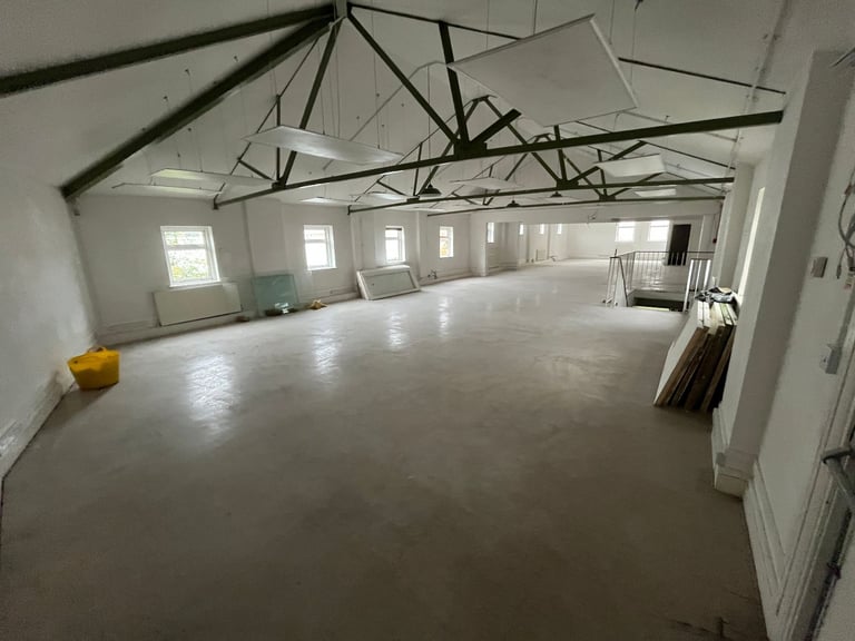 2278 sq ft Blank Canvas Commercial Space in Newington Green, Hackney £3377/month