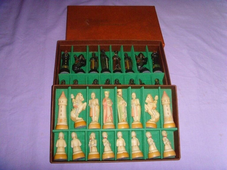Vintage Lovely chess set (Charlemagne) hand painted