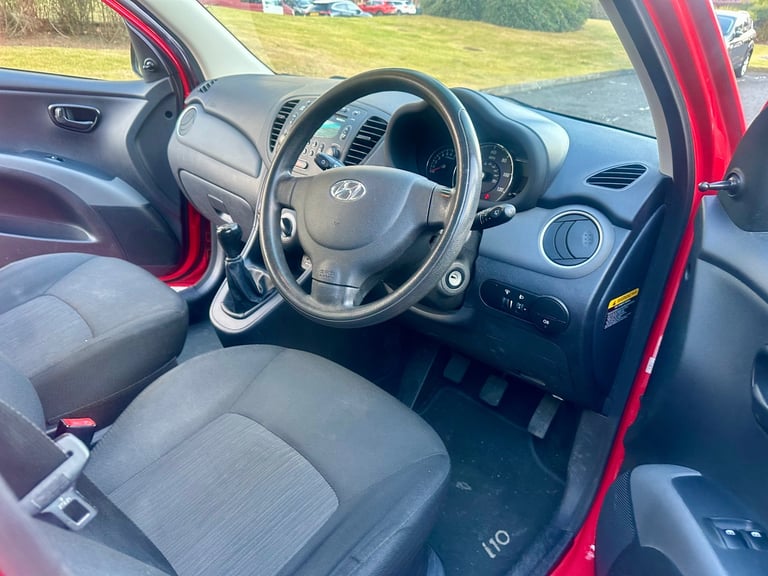 Hyundai, I10, Hatchback, 2013, Manual, 1248 (cc), 5 doors full years mot tax only 20£ years 