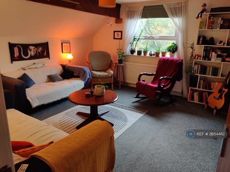 2 bedroom flat in Northumberland Road, Manchester, M16 (2 bed) (#2654462)