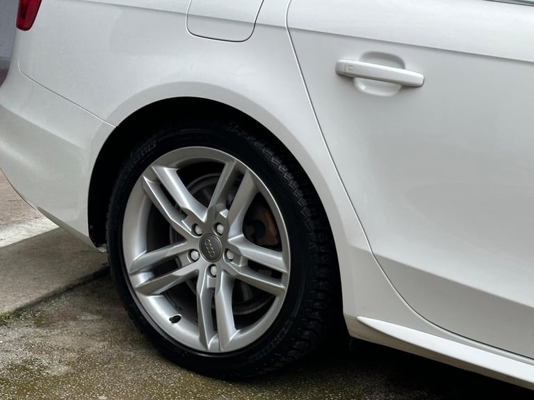 2015 Audi A4 1.8 TFSI S line Euro 6 (s/s) 4dr (Nav) SALOON Petrol Manual